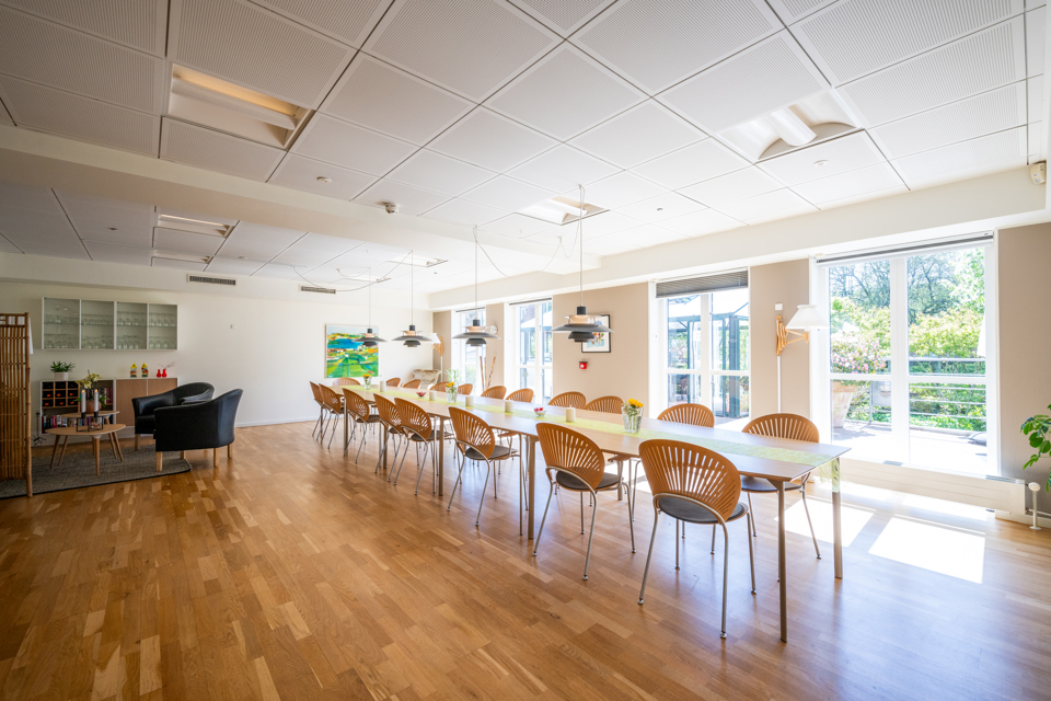 Billede af spisestuen.